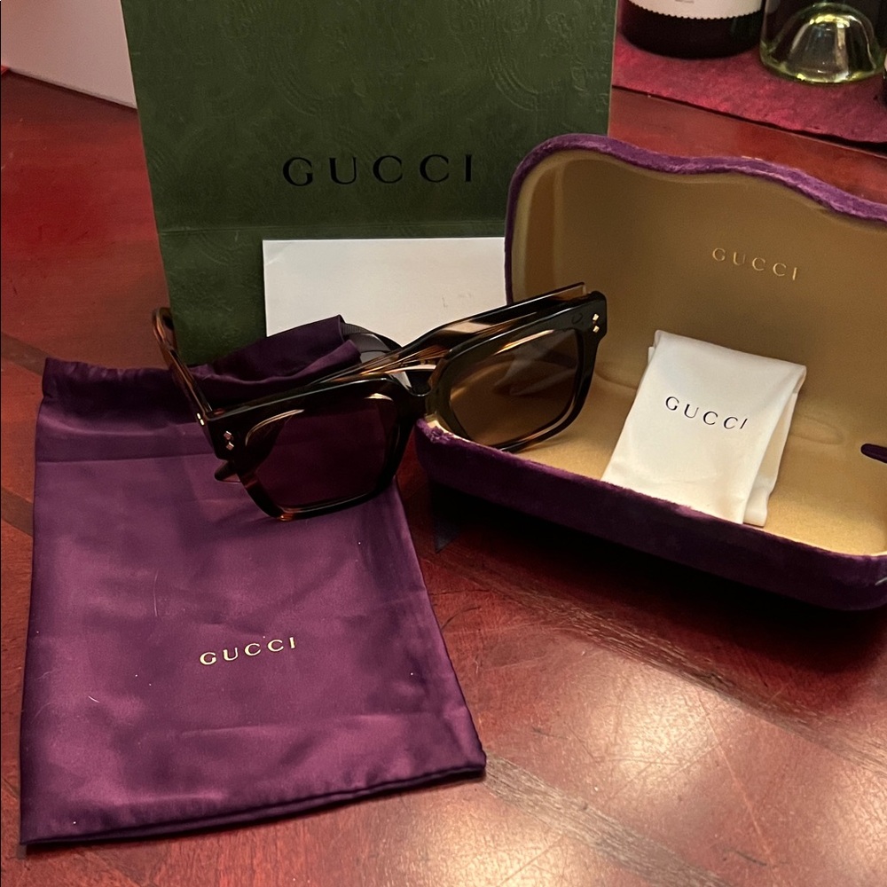 Gucci Tortoise Shell Sunglasses with Purple Case